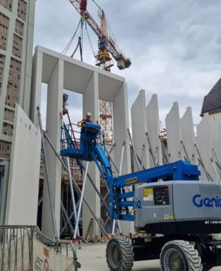 Abdichtungsarbeiten entlang der Kirche fertiggestellt